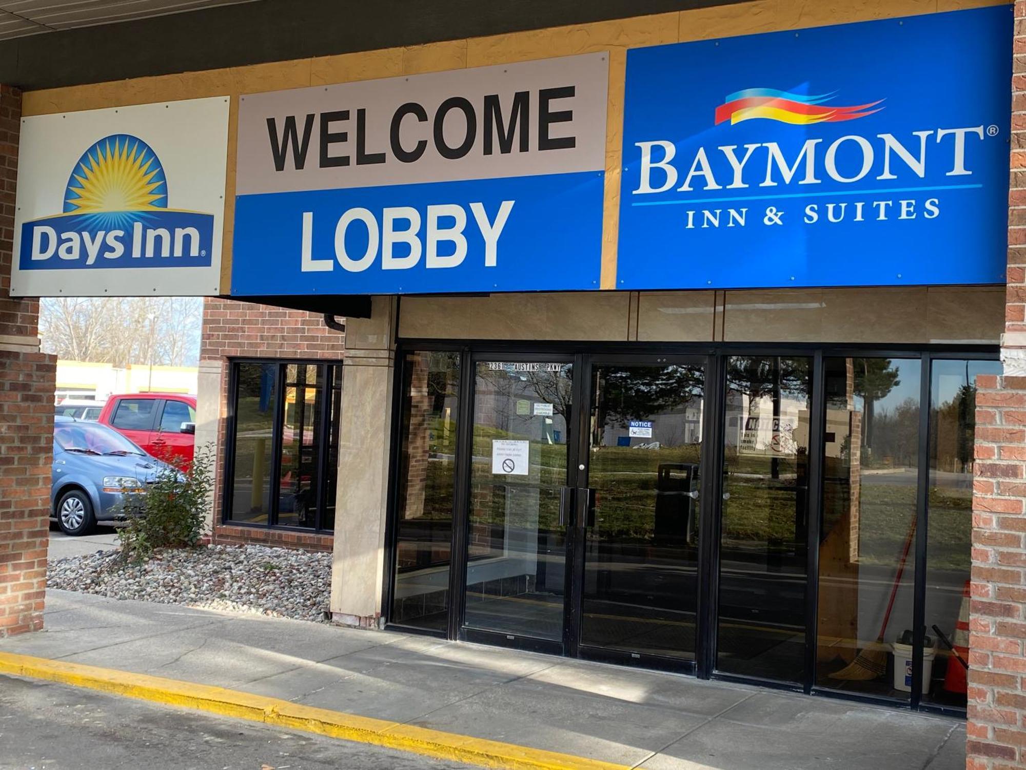 Baymont By Wyndham Flint Airport North Hotel Exterior photo